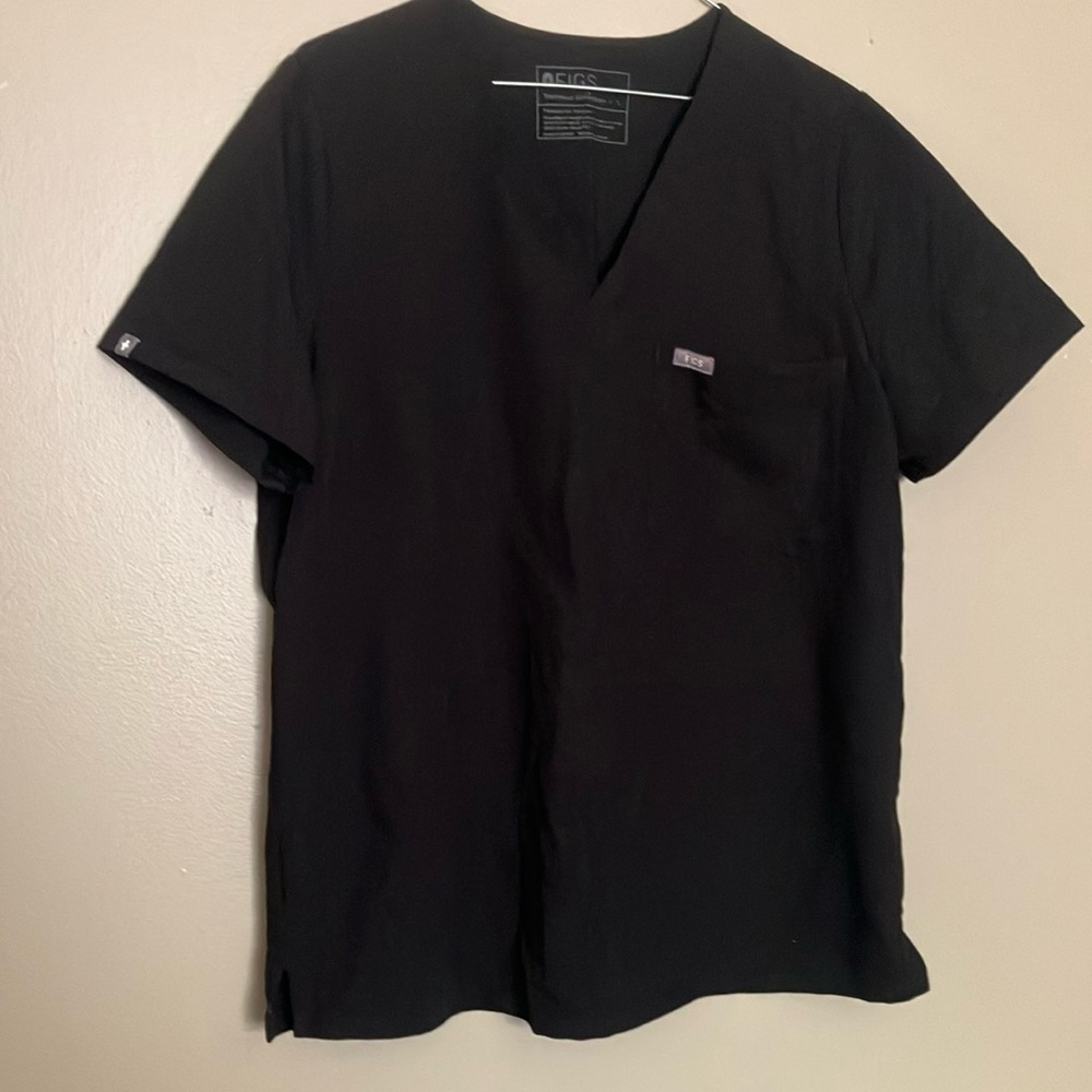 SOLD FIGS scrub top black L